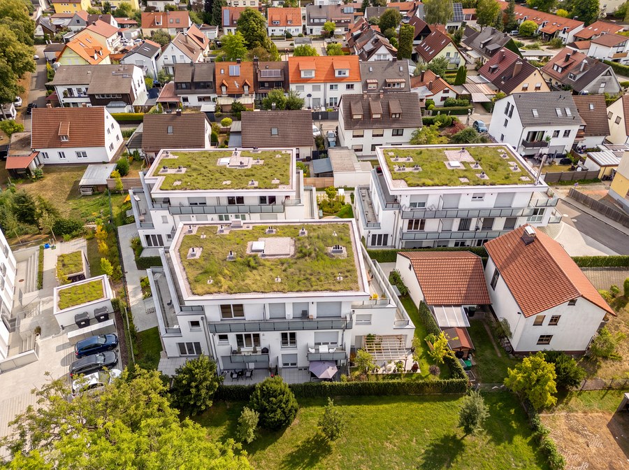 Die drei Wohngebäude der Neufahrn Terrassen aus der Vogelperspektive
